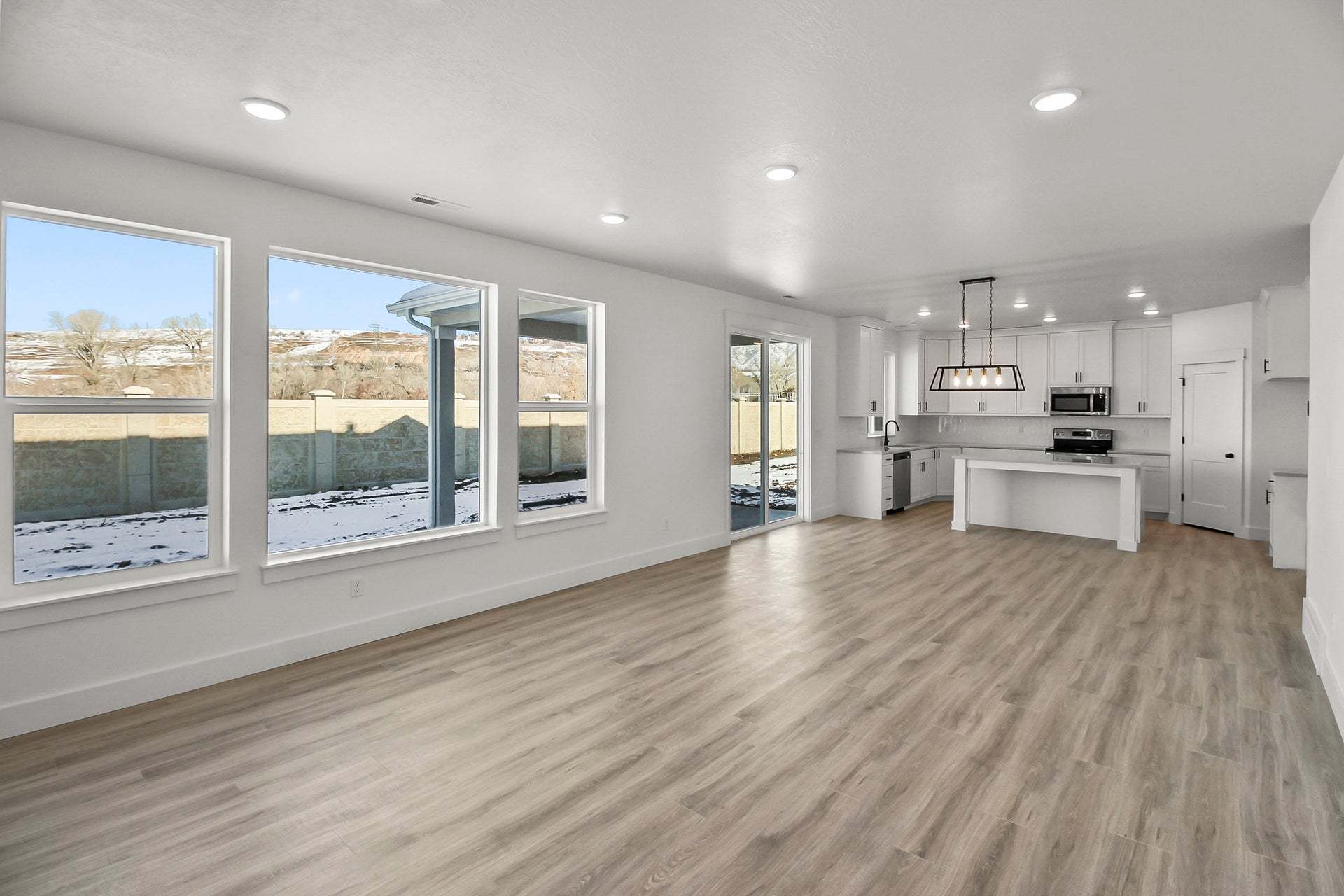 *Finished home photos are representational images only. See sales agent for details.