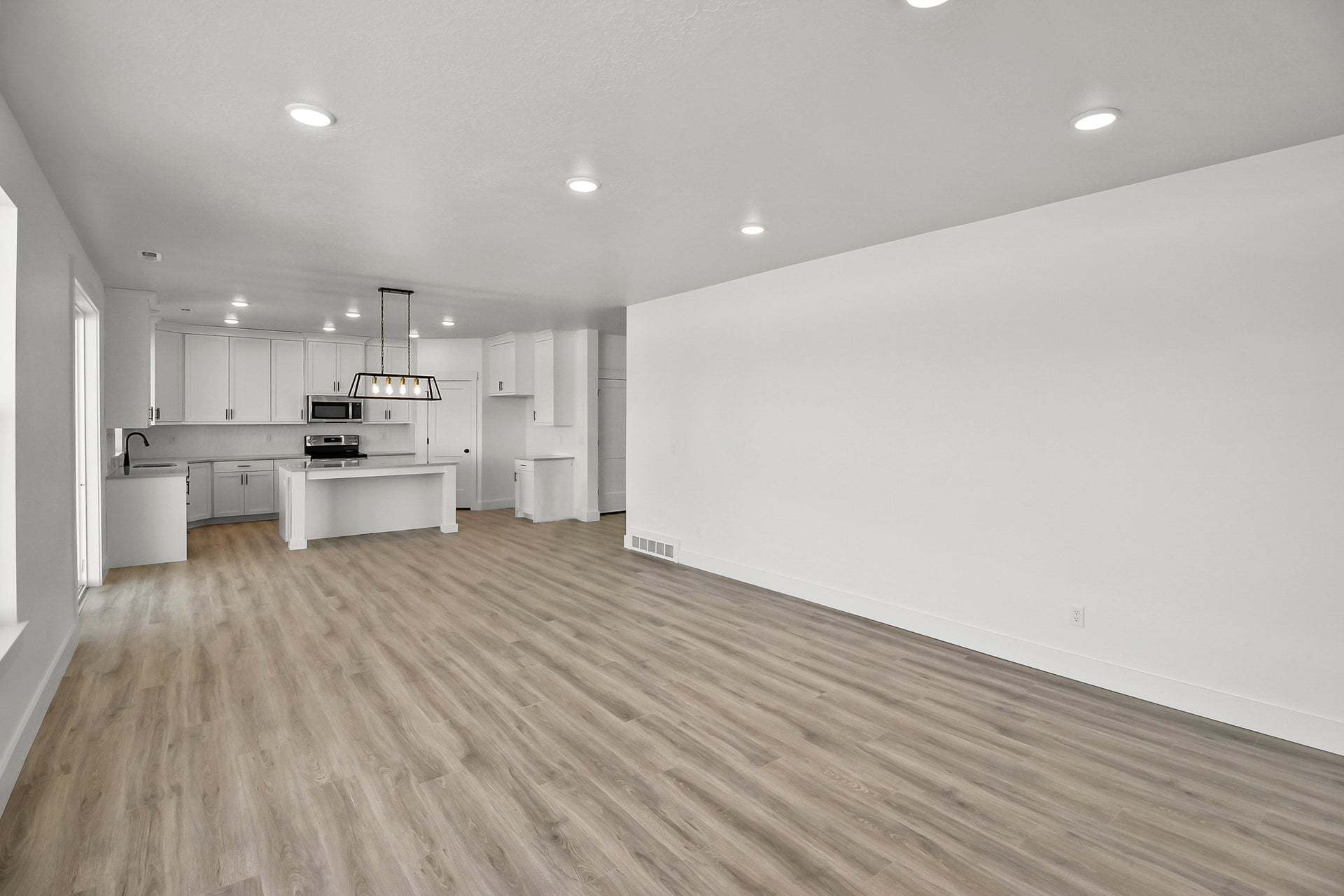 *Finished home photos are representational images only. See sales agent for details.