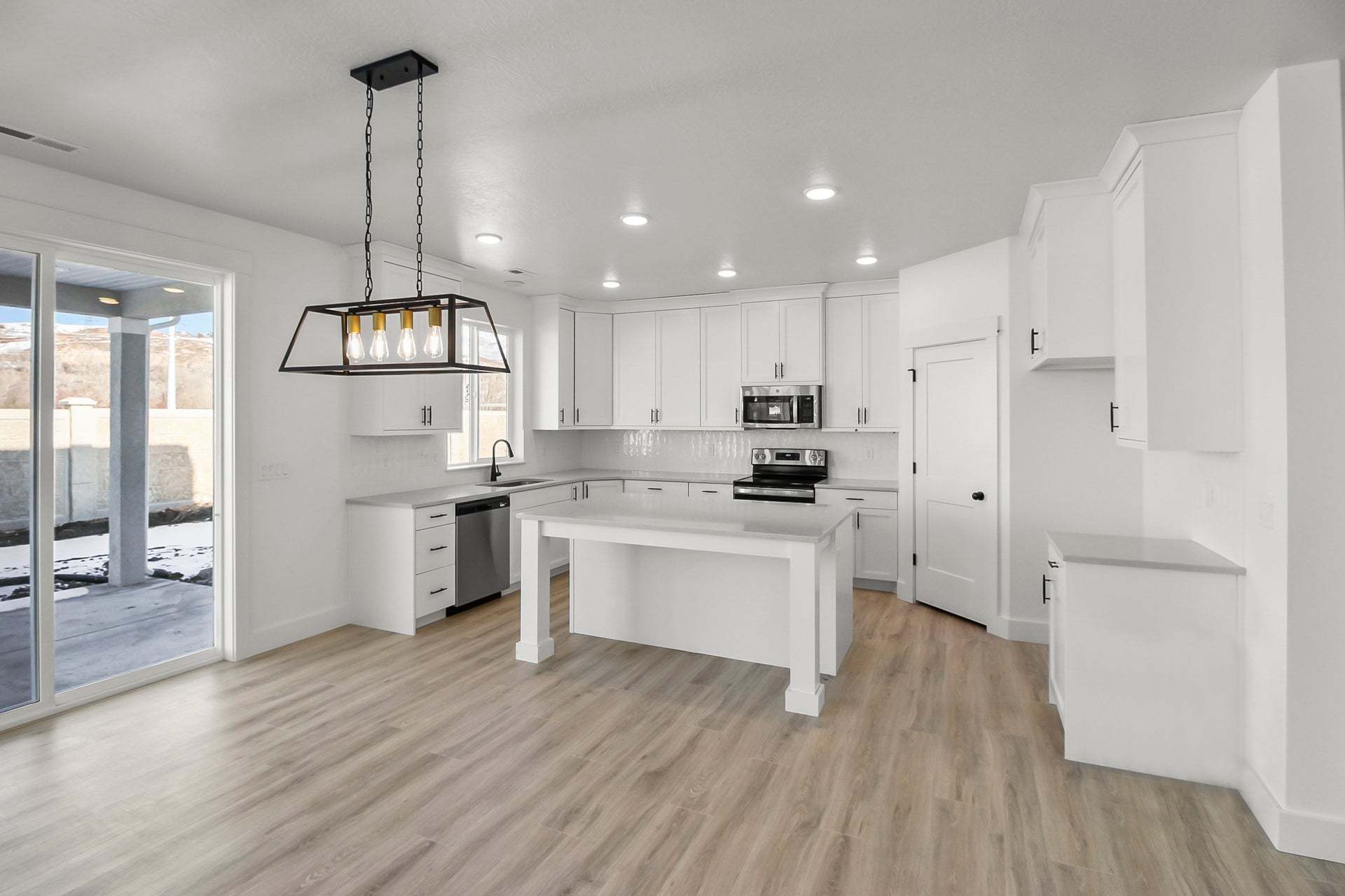*Finished home photos are representational images only. See sales agent for details.
