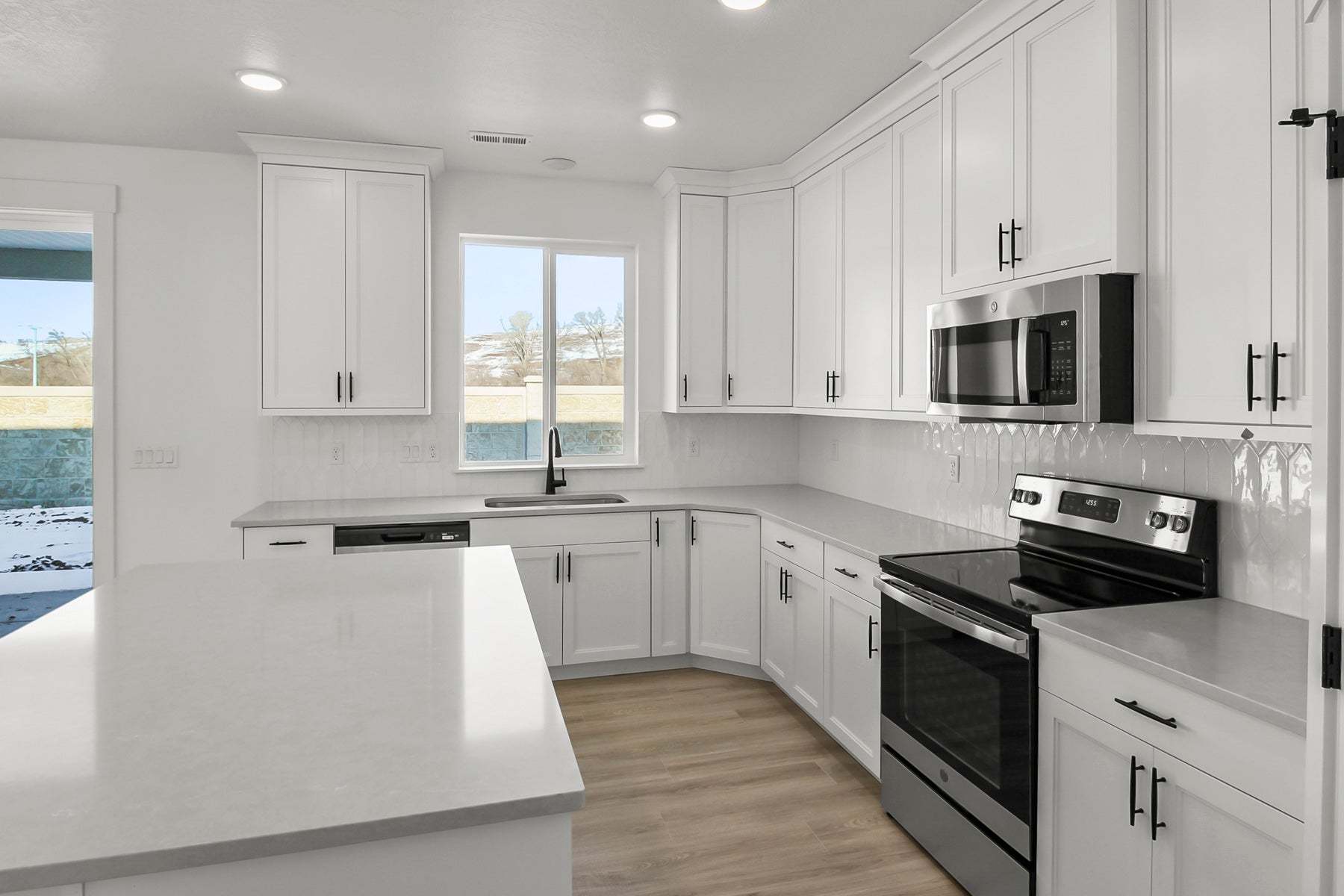 *Finished home photos are representational images only. See sales agent for details.