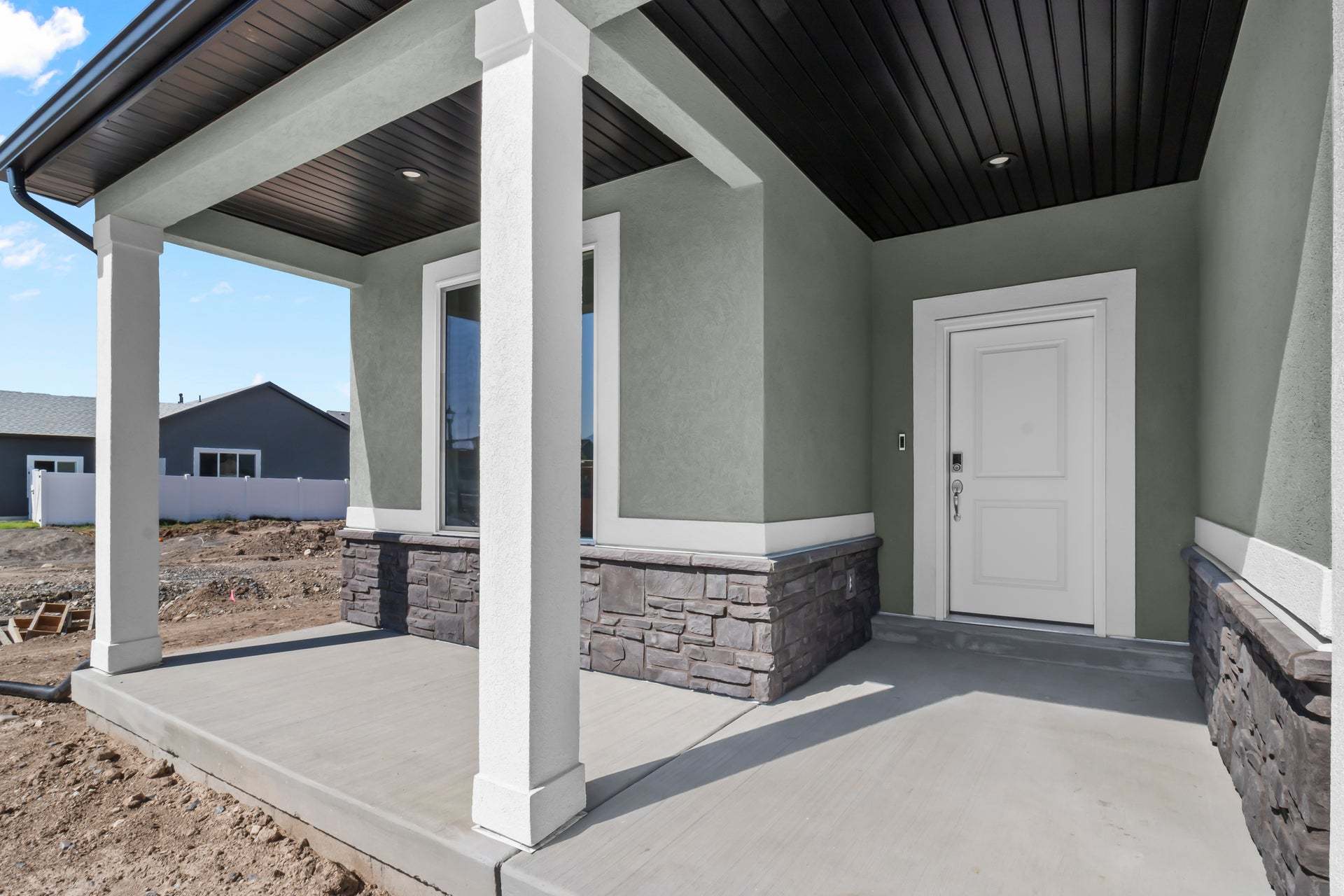 *Finished home photos are representational images only. See sales agent for details.