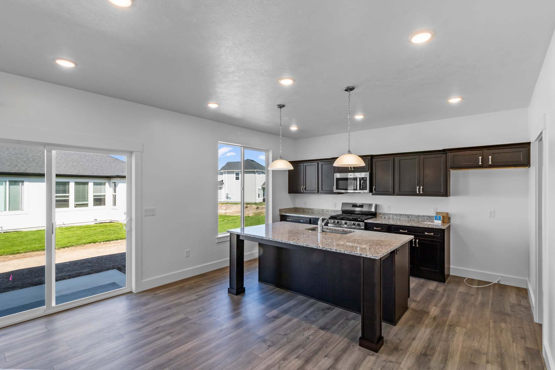 *Finished home photos are representational images only. See sales agent for details.