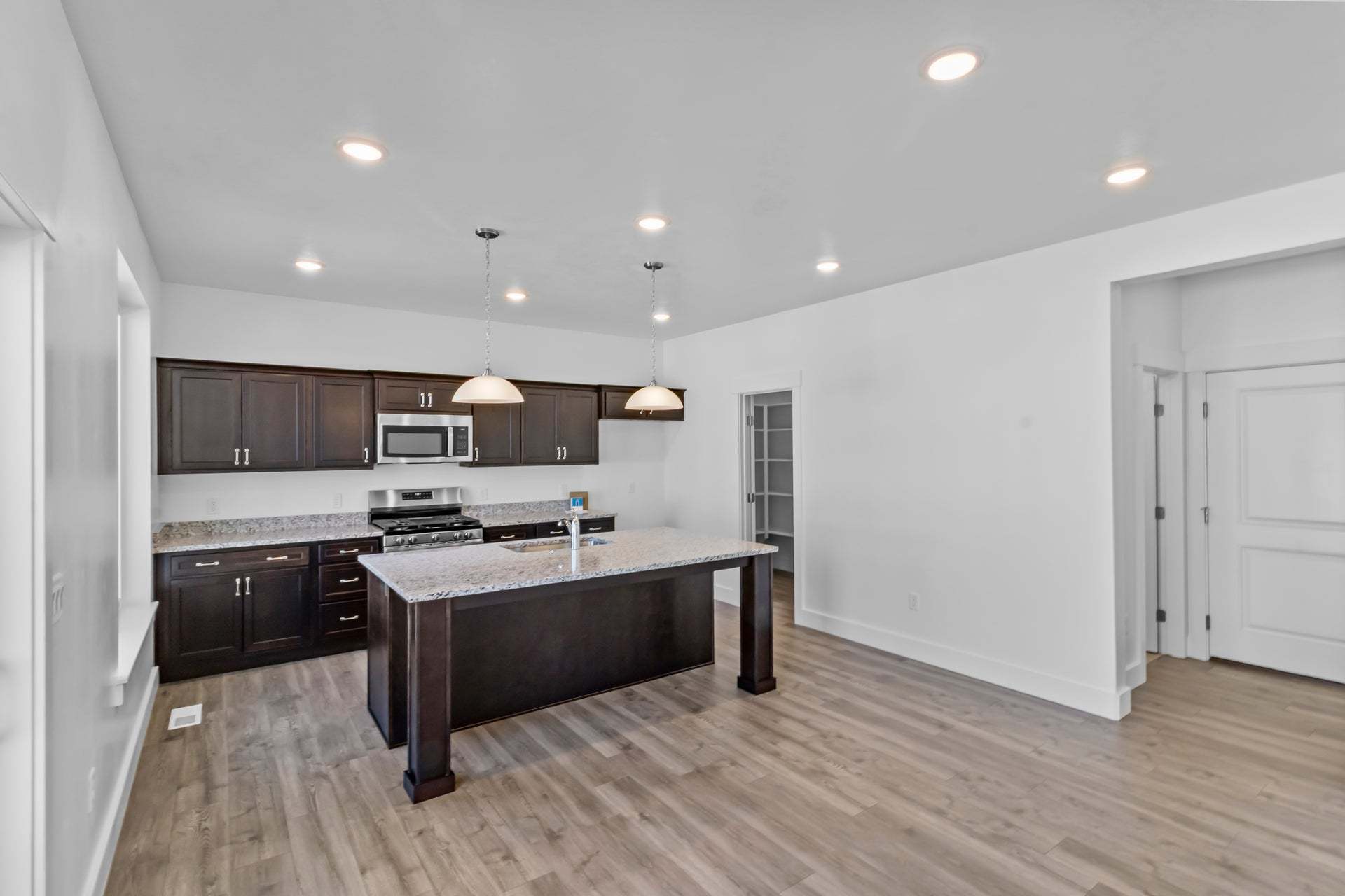 *Finished home photos are representational images only. See sales agent for details.