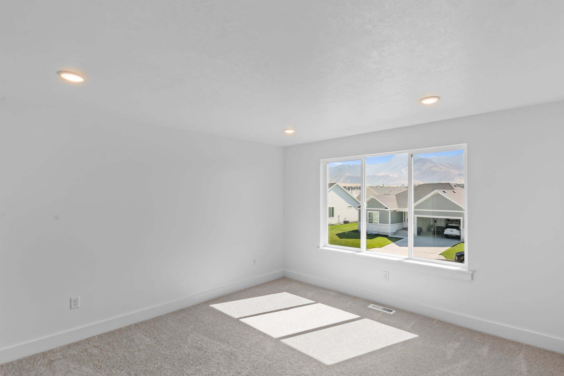 *Finished home photos are representational images only. See sales agent for details.