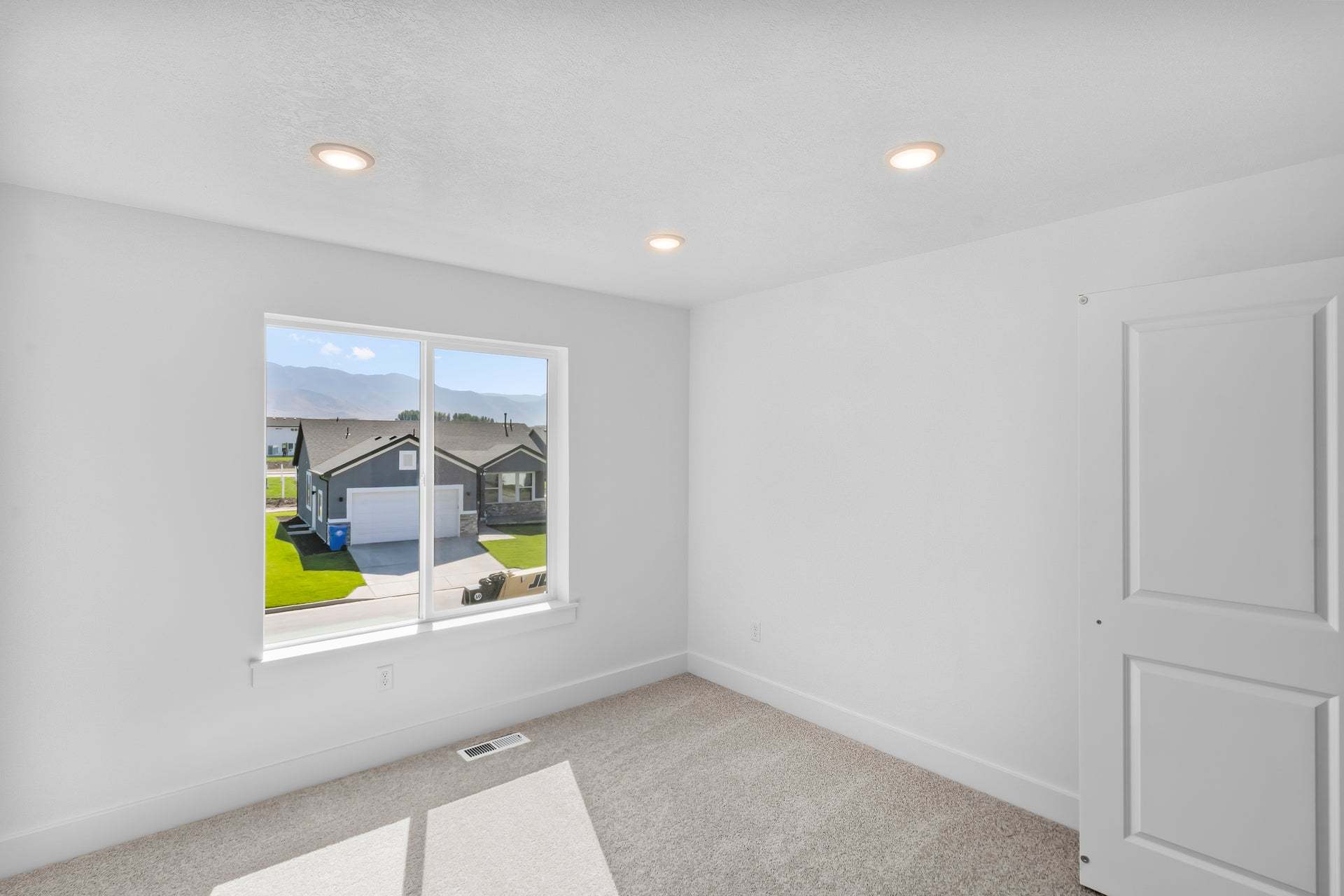 *Finished home photos are representational images only. See sales agent for details.