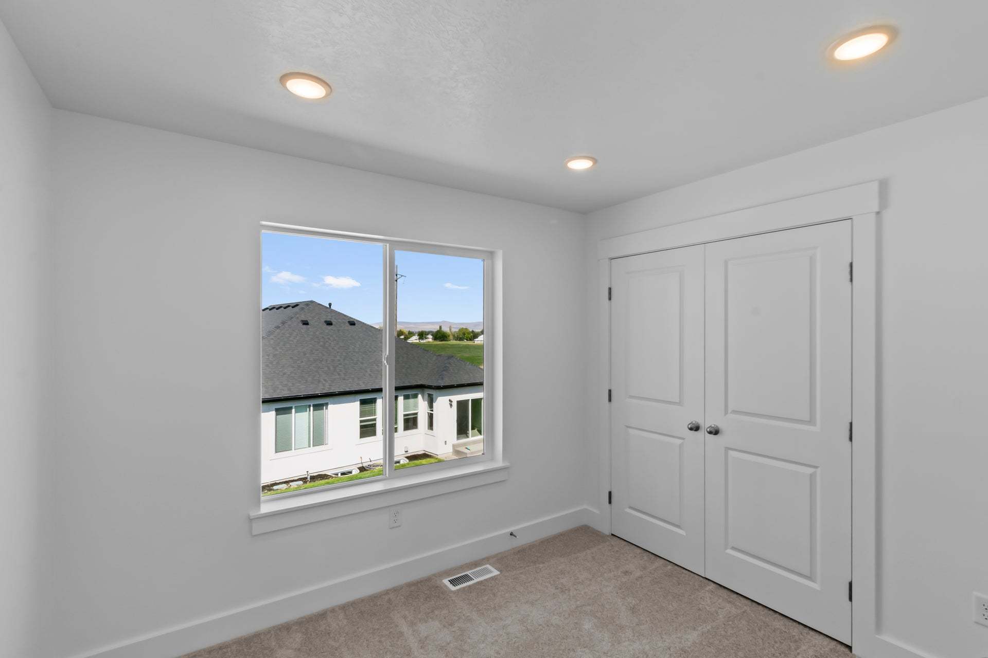 *Finished home photos are representational images only. See sales agent for details.