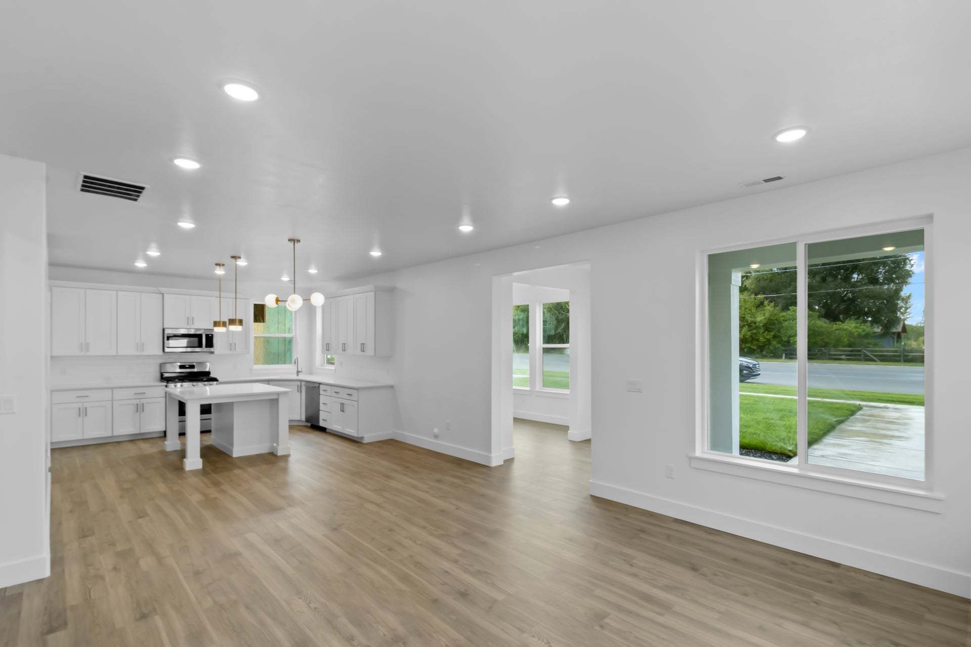 186 W 3175 S (Boxwood)