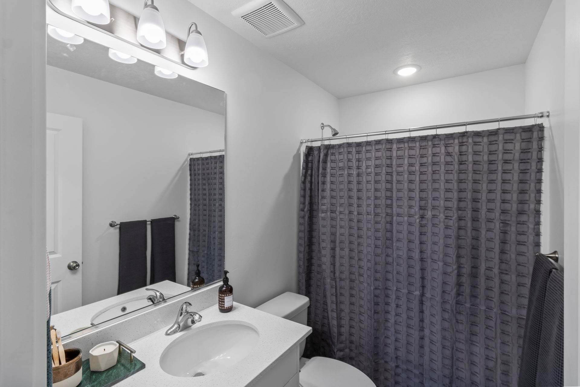 The photos are staged and may not reflect the current condition or contents of the property.