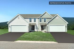 Stone Mill Estates Duplex Homes por Berks Homes en Harrisburg Pennsylvania