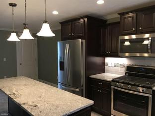 Commons At Ides Hill por W.B. Construction & Development en Providence-Warwick Massachusetts