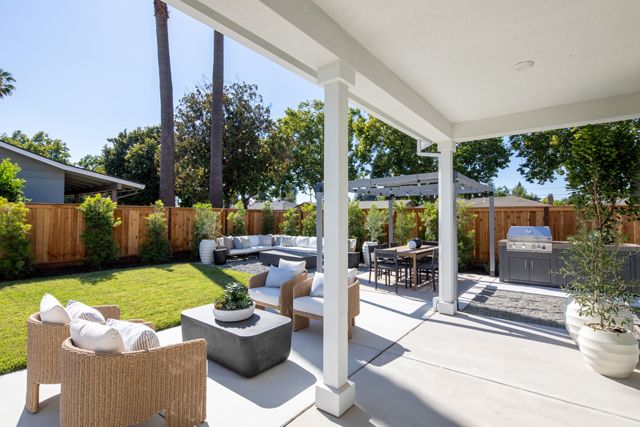 Heritage on 6th Street