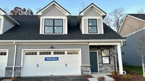 1217 Autumn Woods Drive (Victoria)