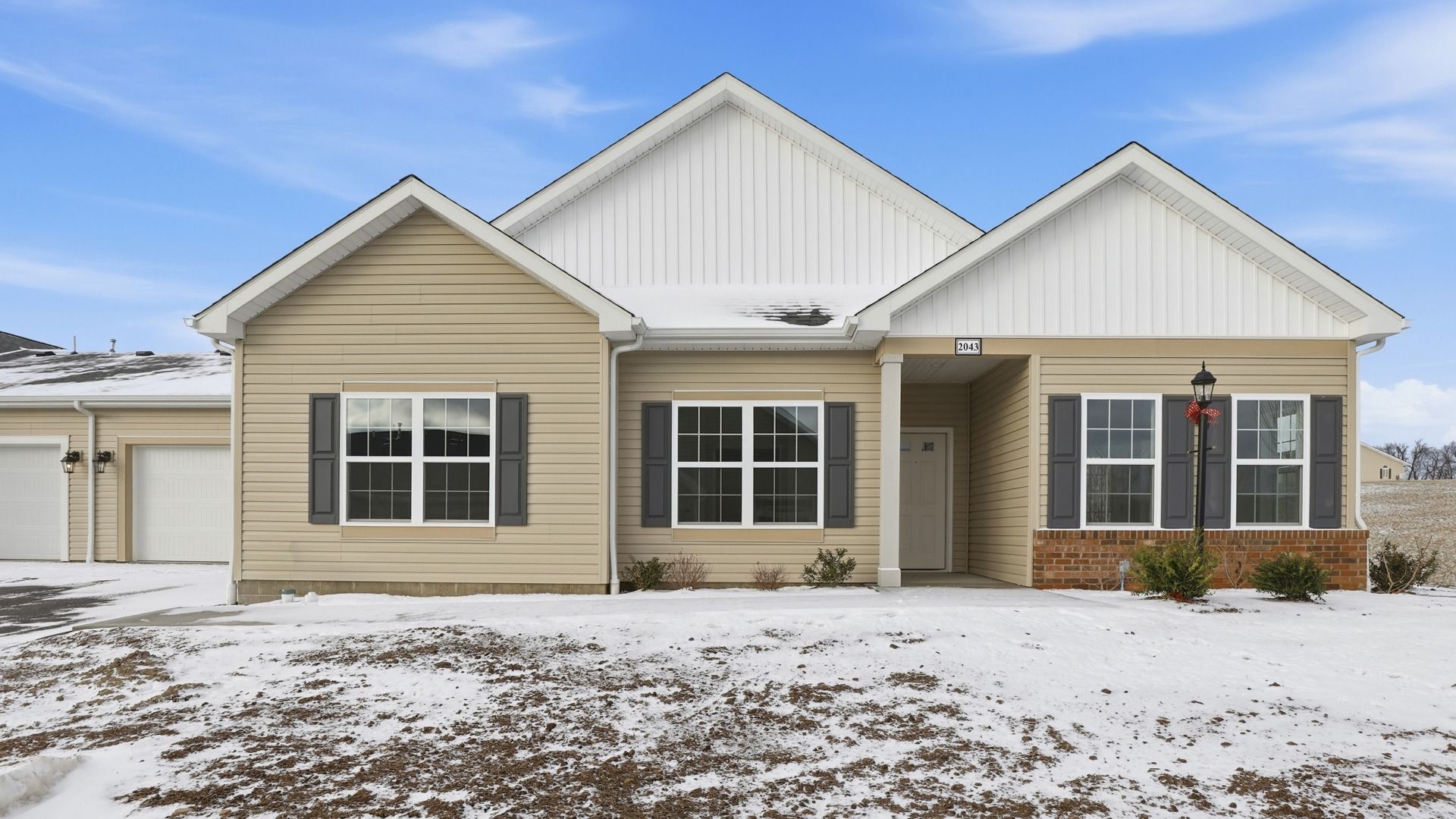 2043 S Links Ave (Ashford)