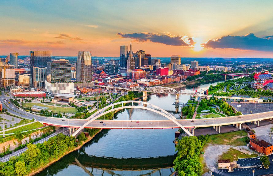 Minutes to Downtown Nashville