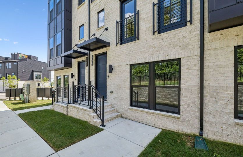 Lot 17 - Exterior