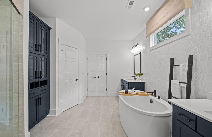 Spa-Like Owner's Bathroom