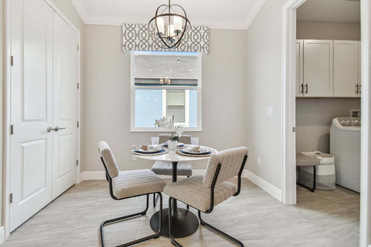Sweetwater breakfast nook