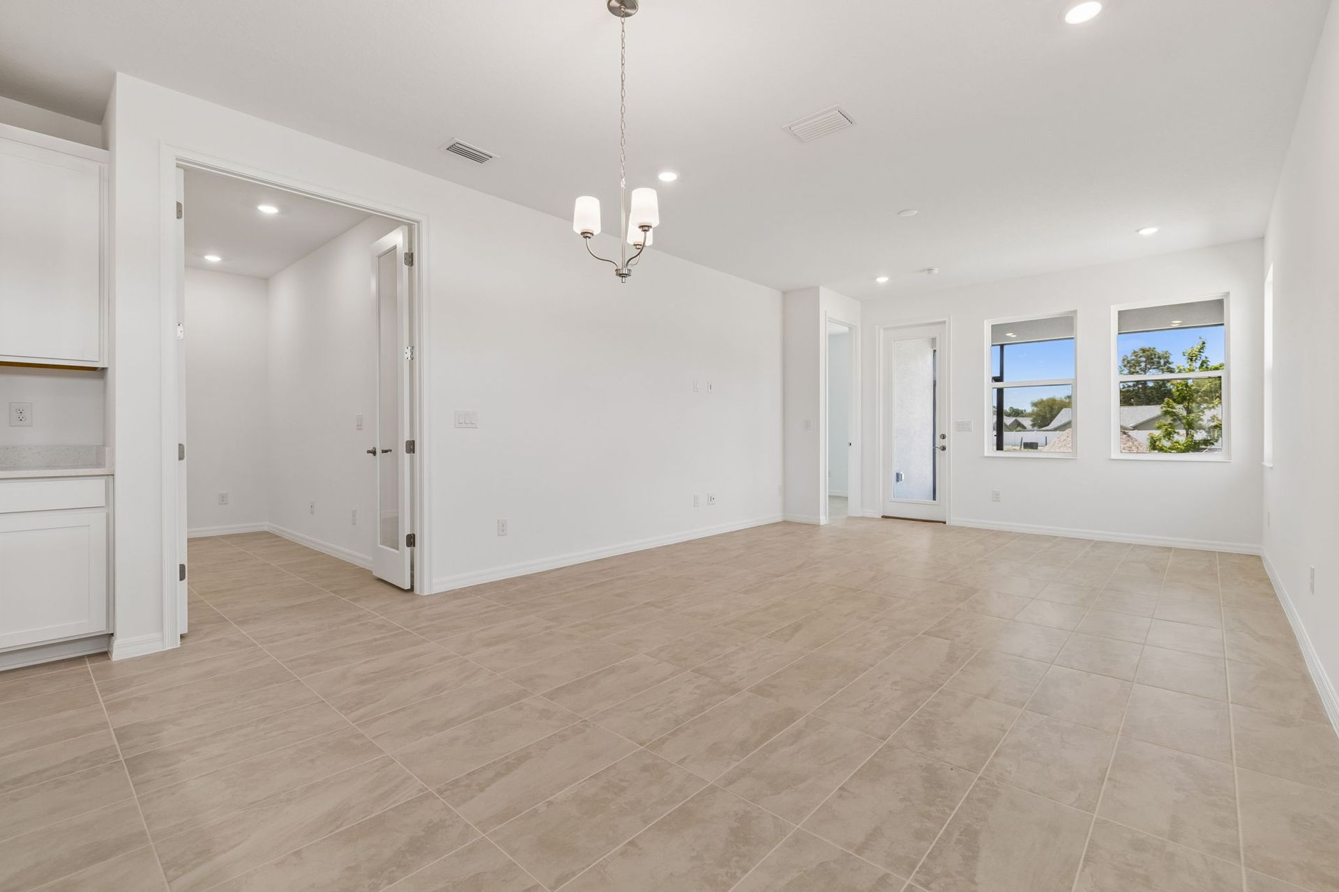 Sandpiper open concept dining and living area