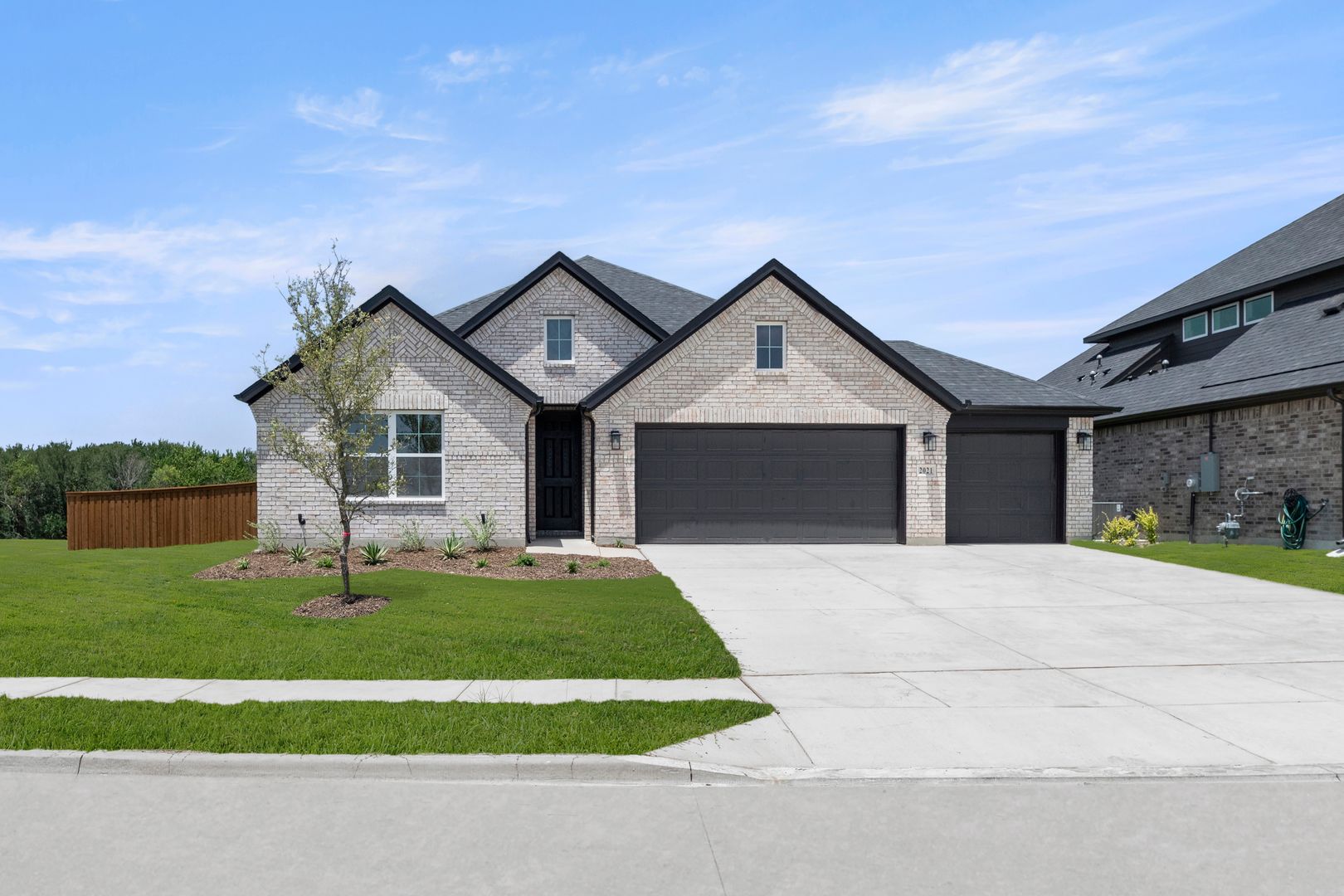 The Lakeway - Creekside: Royse City, Texas - William Ryan Homes