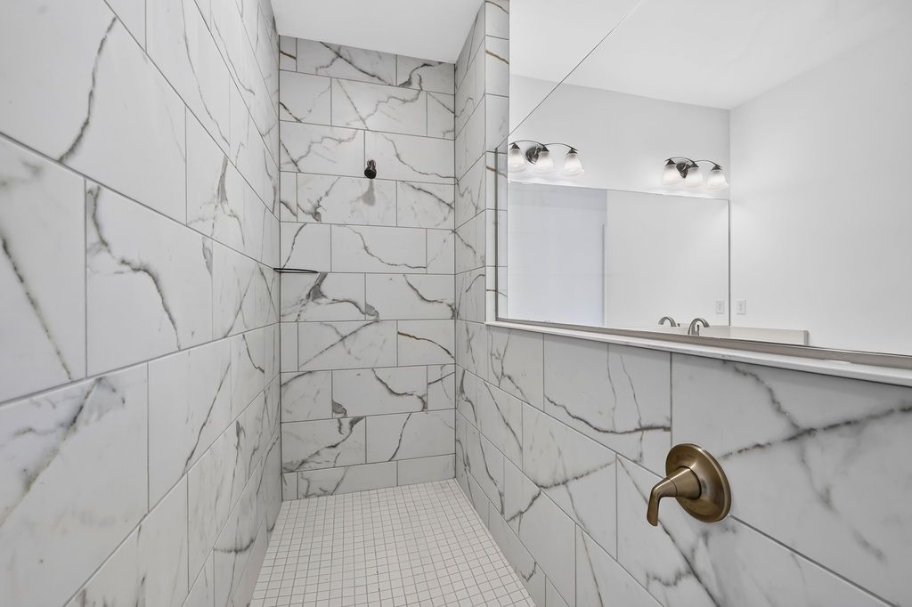 Sebastian Primary Bathroom Walk In Shower