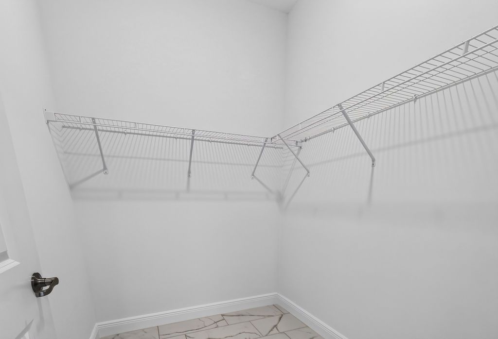 Sebastian Primary Walk In Closet