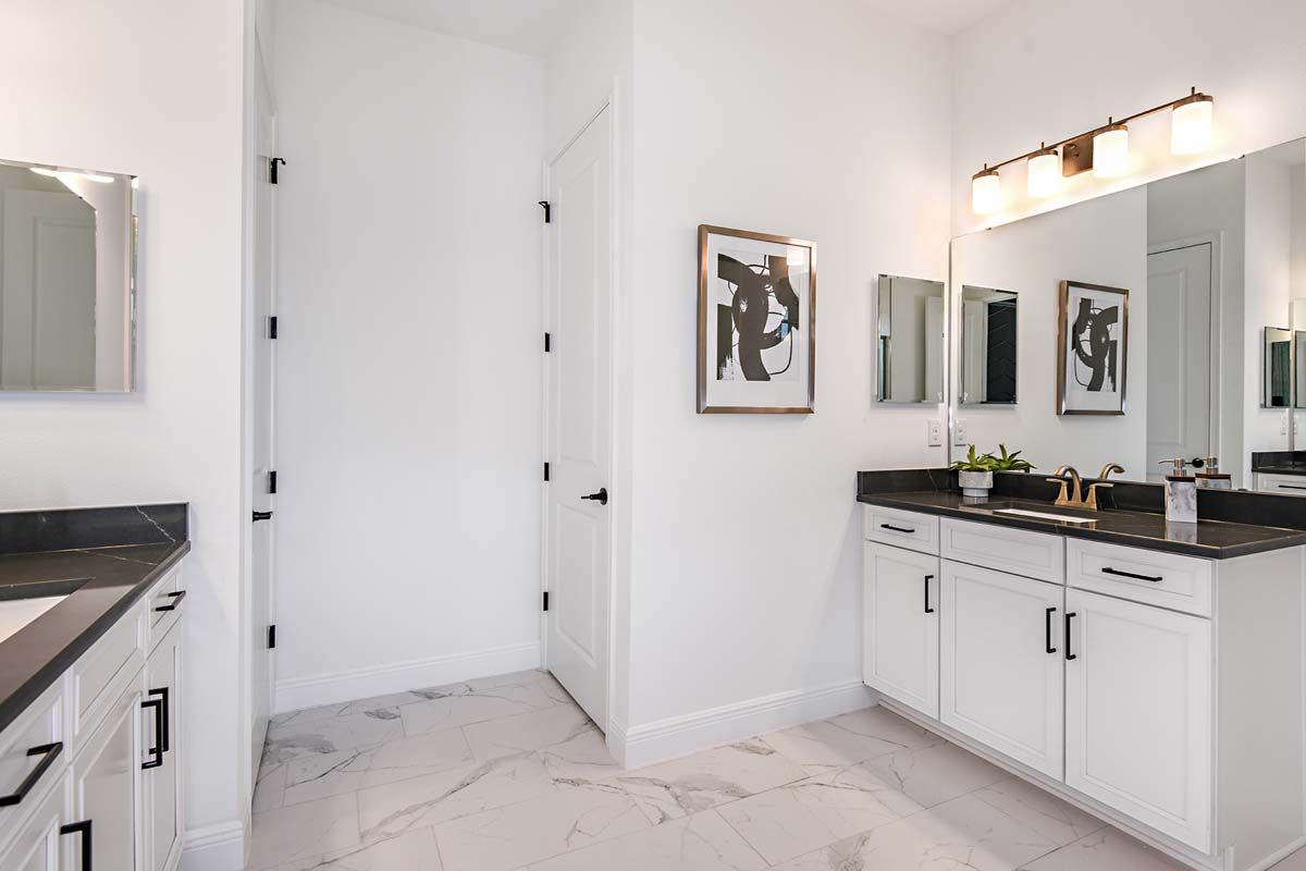 Sweet Bay model home owner's bath William Ryan Homes Tampa