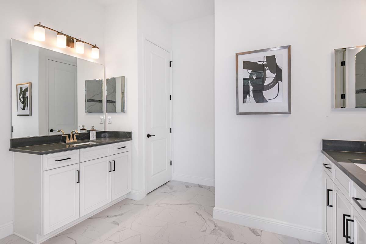 Sweet Bay model home owner's bath William Ryan Homes Tampa