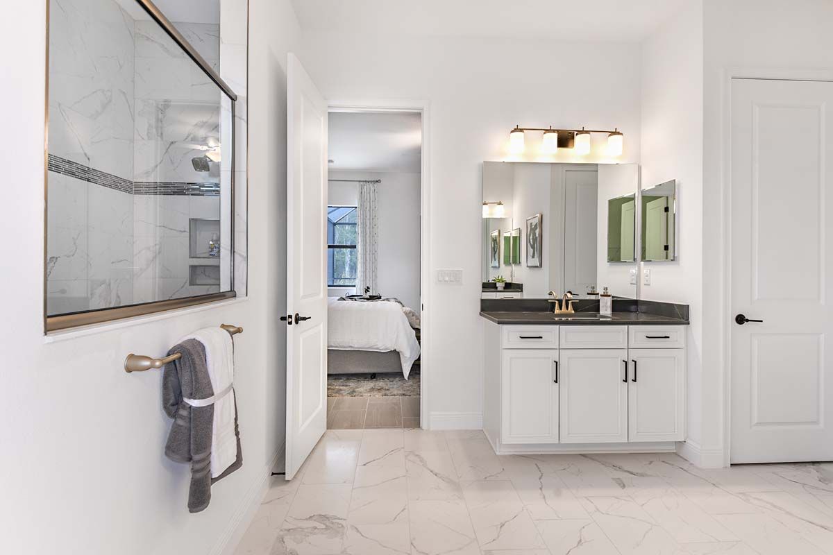 Sweet Bay model home owner's bath William Ryan Homes Tampa