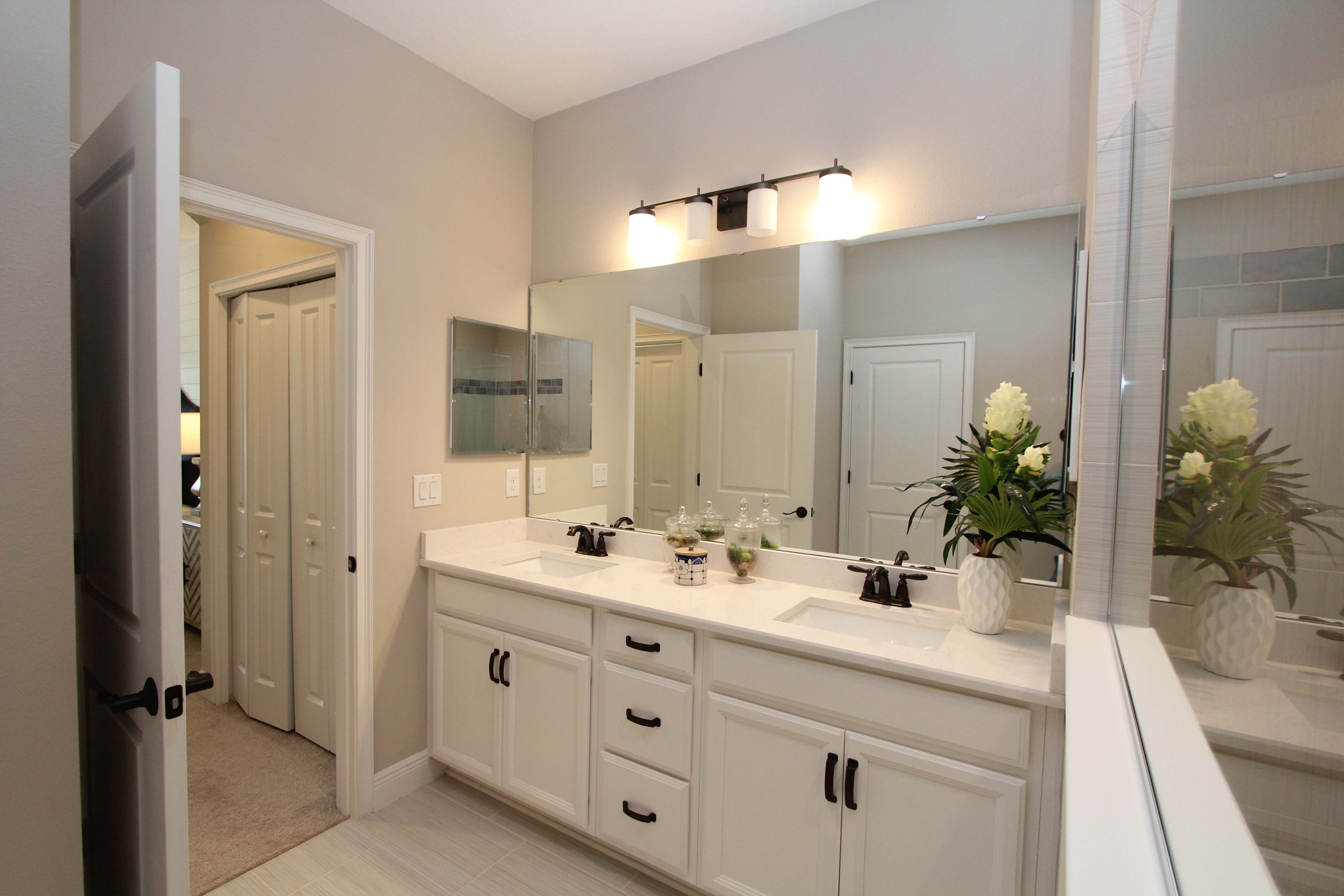 Sweetwater model home bathroom - William Ryan Homes Tampa