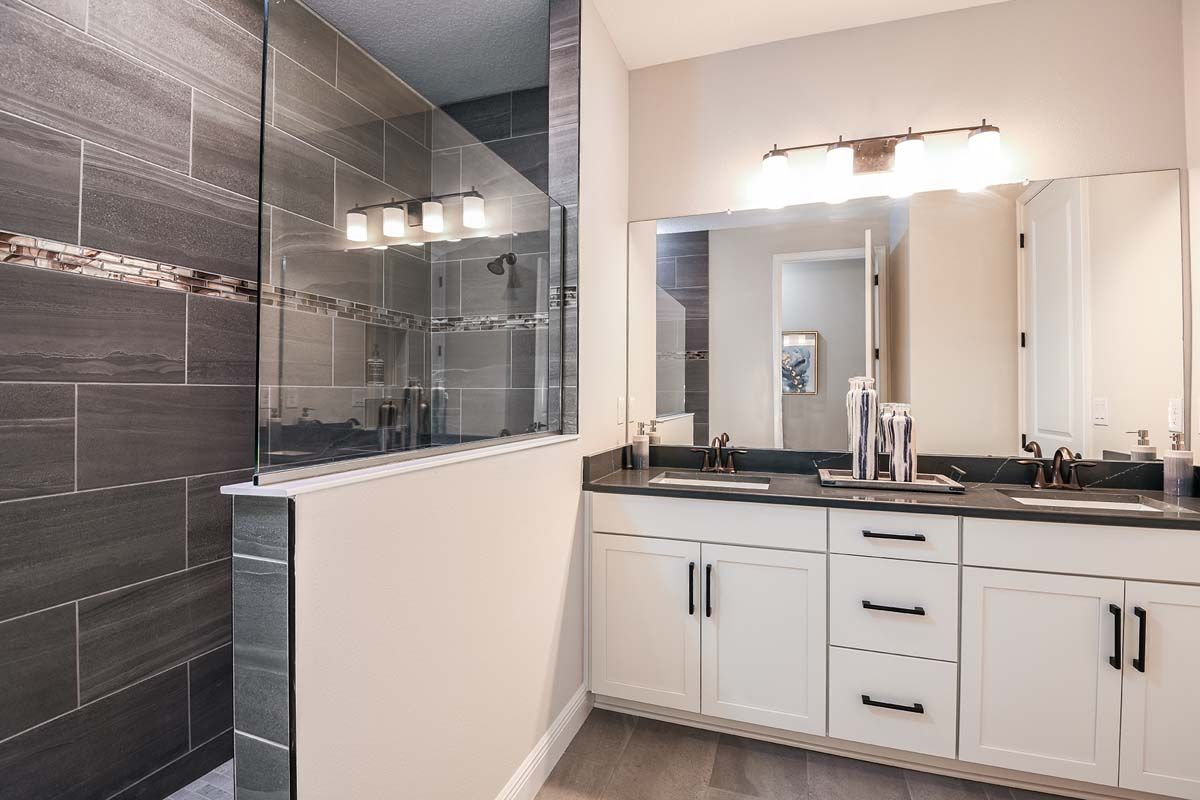 Sweetwater new construction home plan owner's bath by William Ryan Homes Tampa