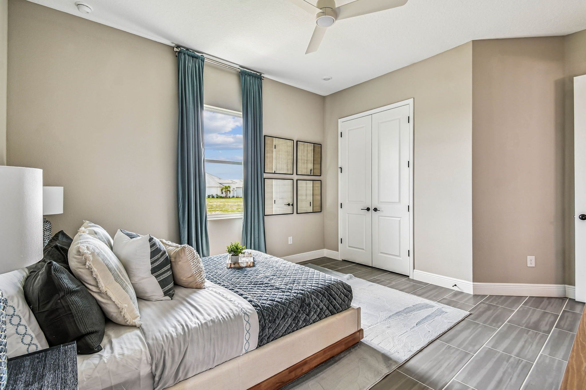 Guest bedroom - rear