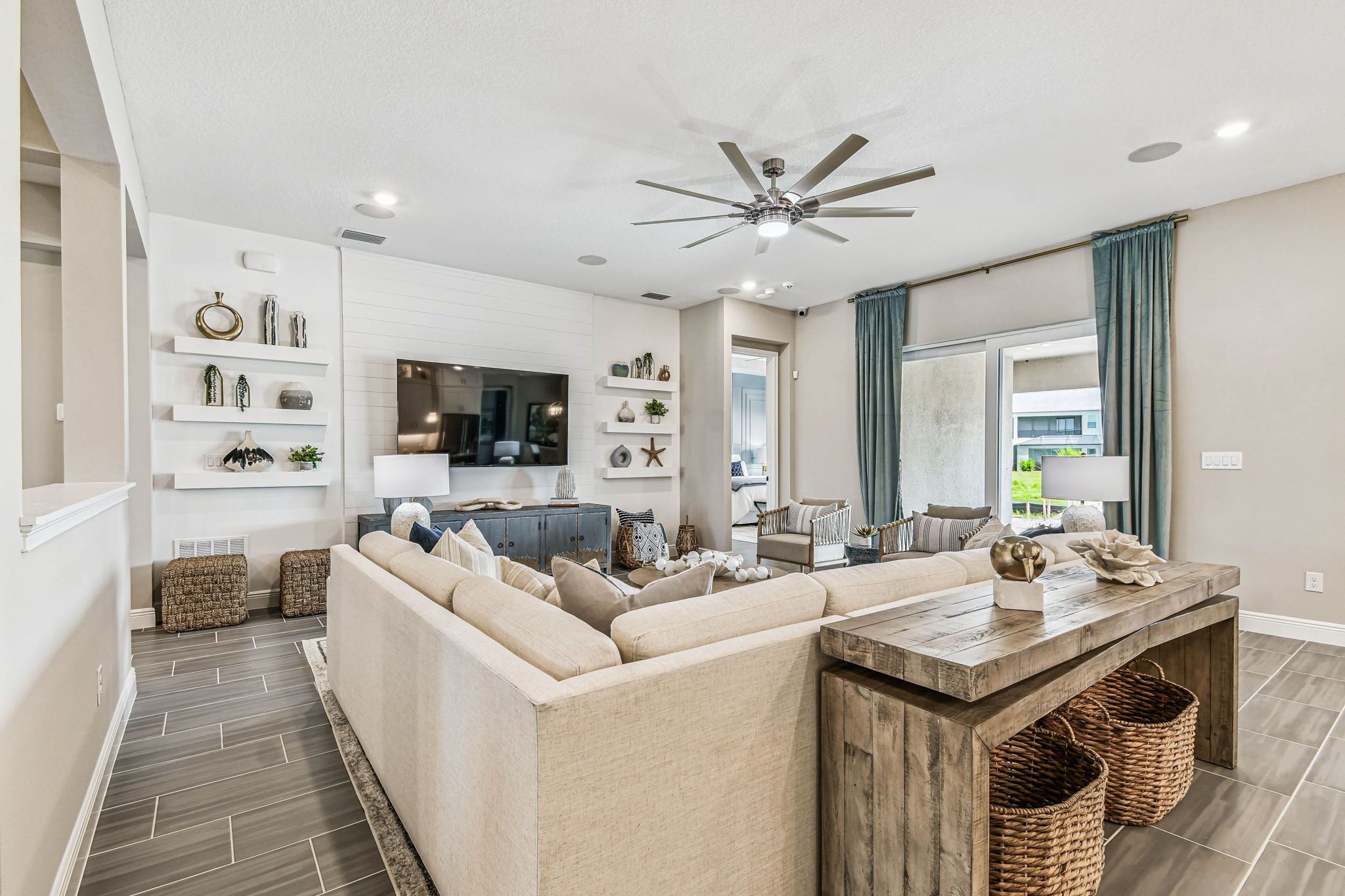 Living room - exterior