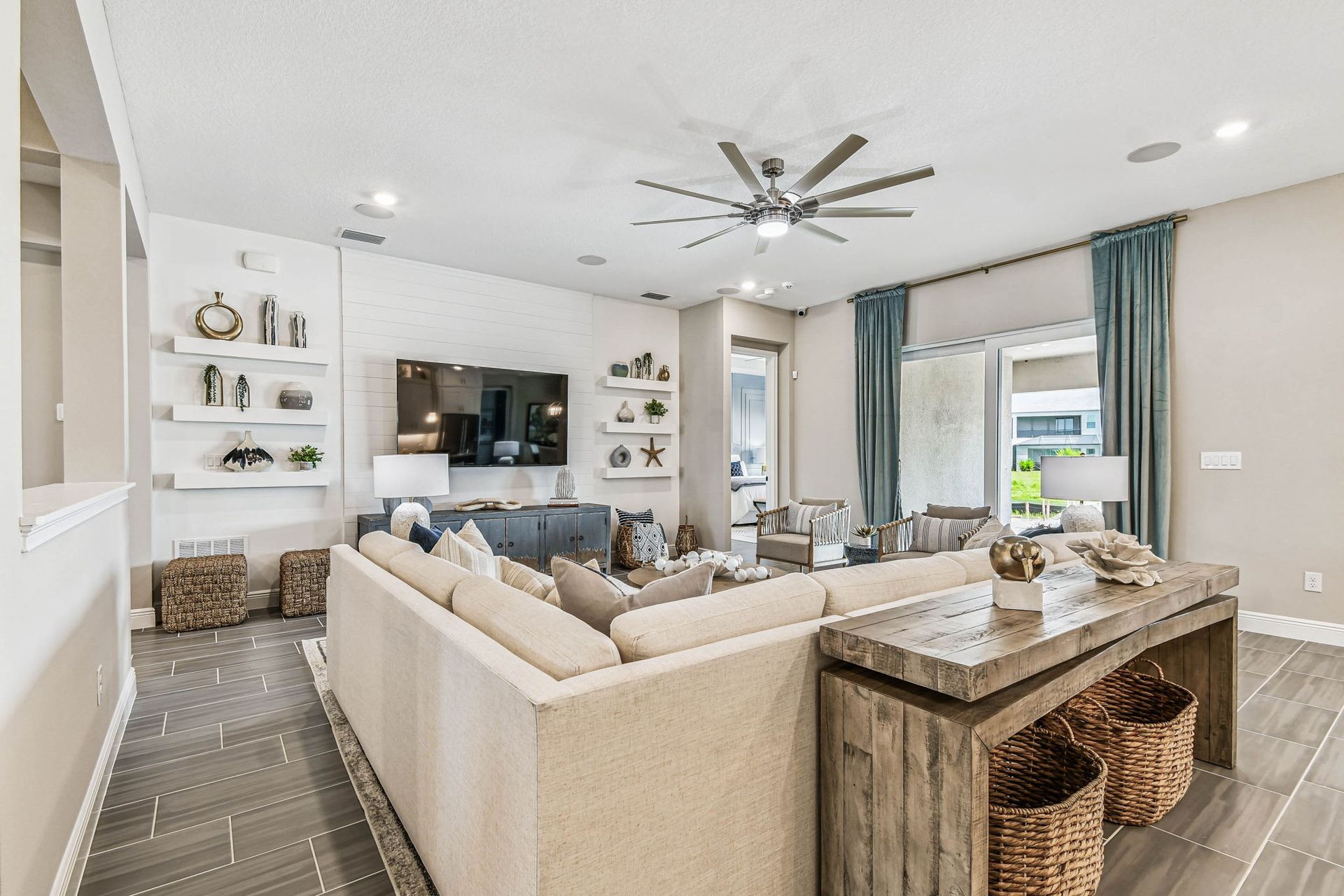 Living room - exterior