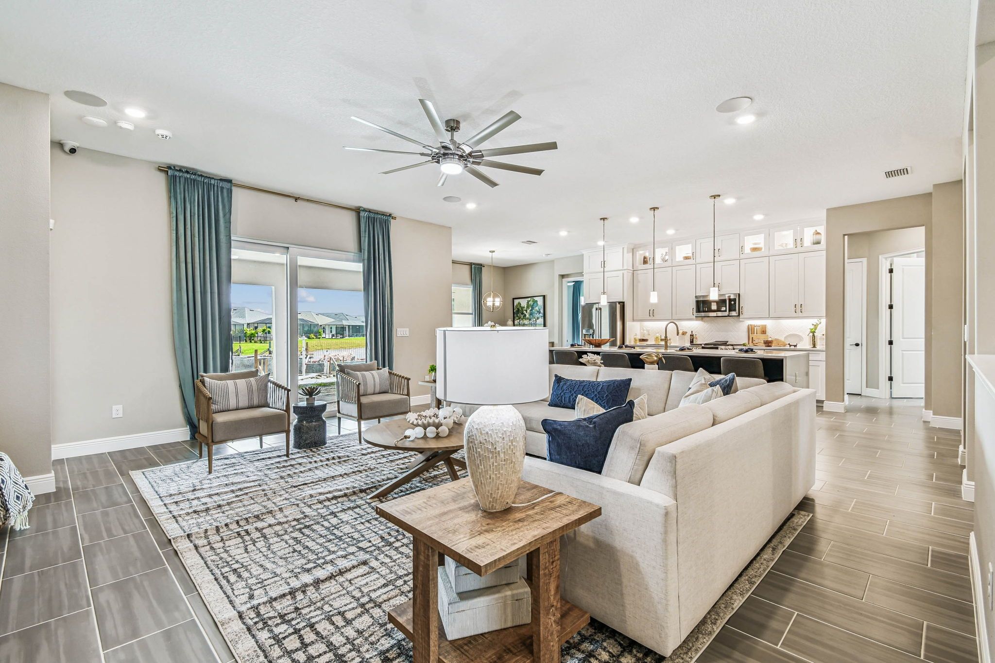 Living room - kitchen view