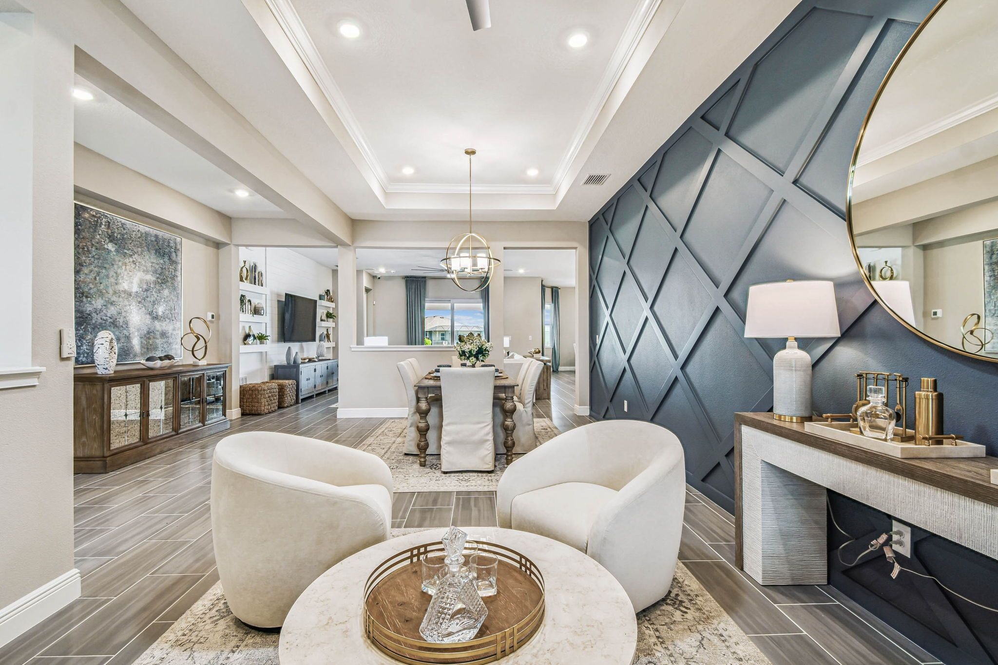 Family room - Dining room - Living room 