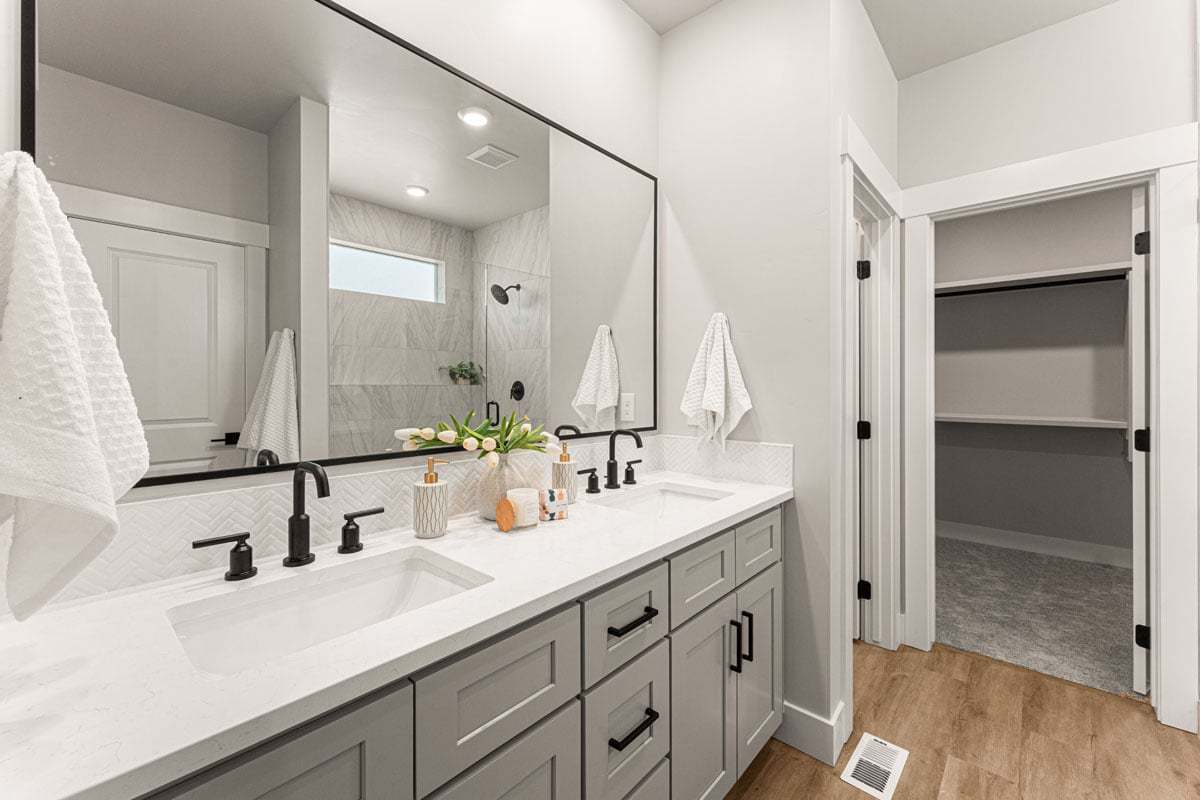 Eagle Interior Primary Bath