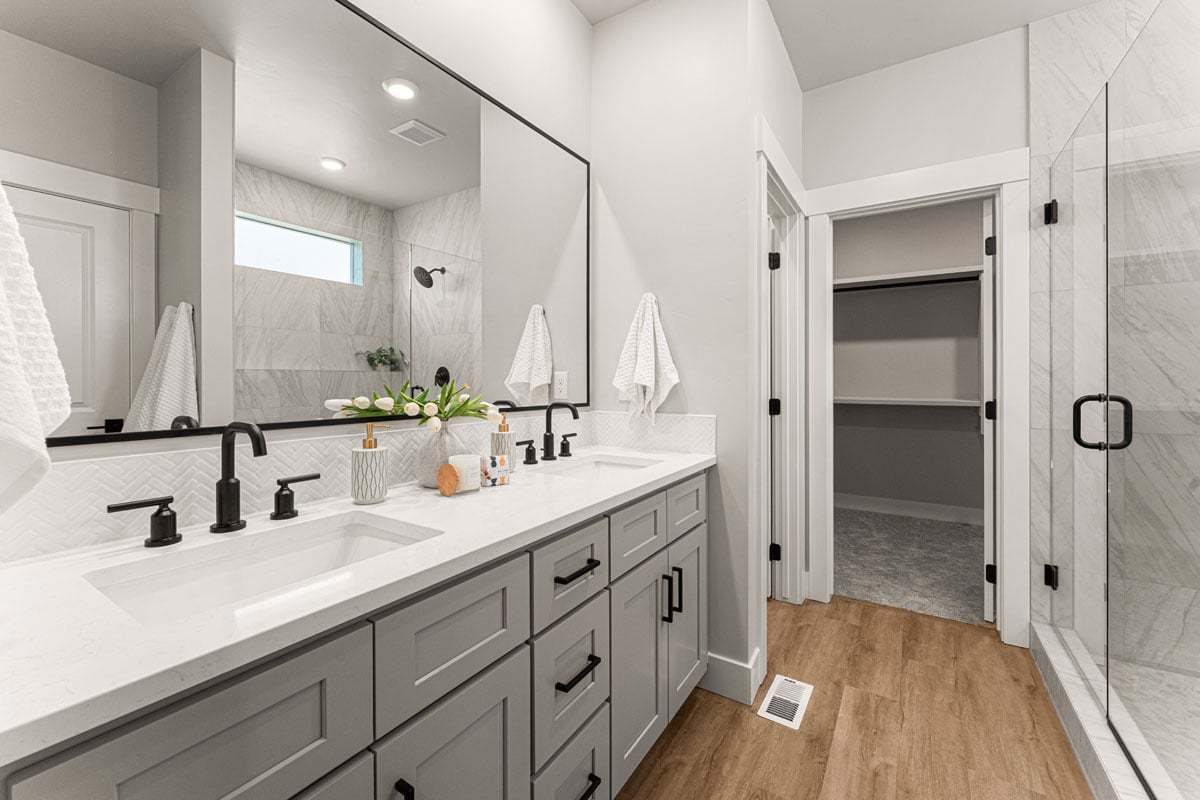 Eagle Interior Primary Bathroom