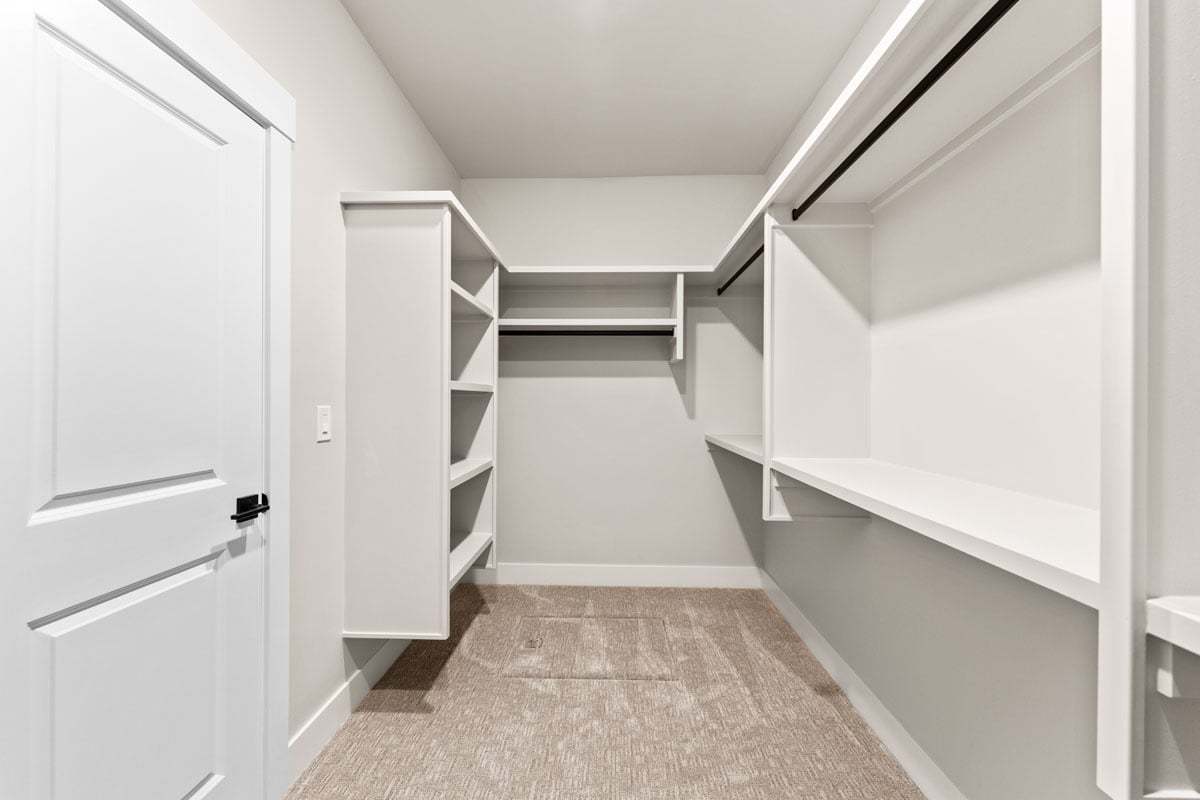 Eagle Interior Primary Closet