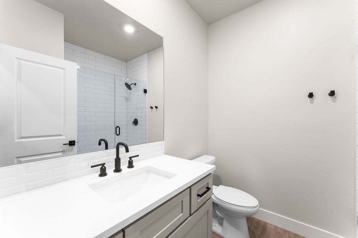 Eagle Interior Bath