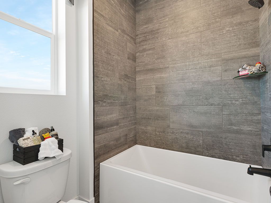 WR Orchard Plan 10 Bathroom