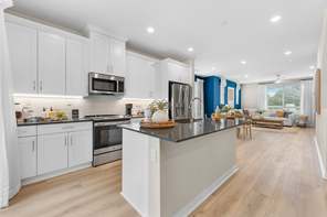 9425 12 N Sepulveda Blvd (Plan Four)