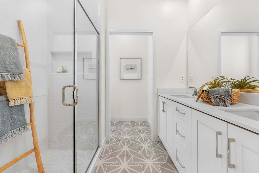 VV Plan 4AR Primary Bath