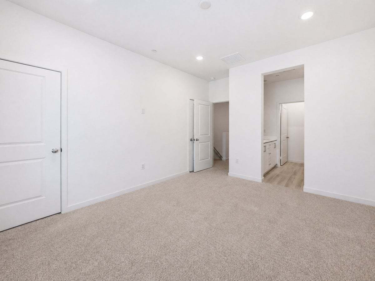 7_Primary Bedroom