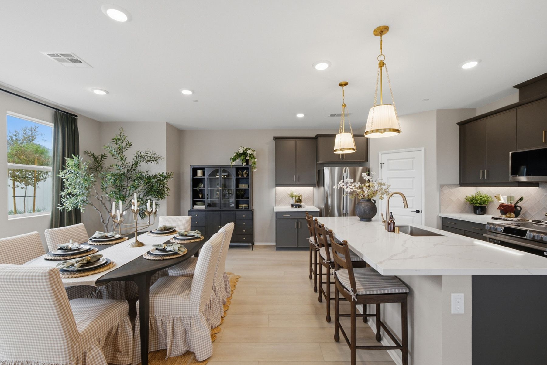 Kitchen/ Dining