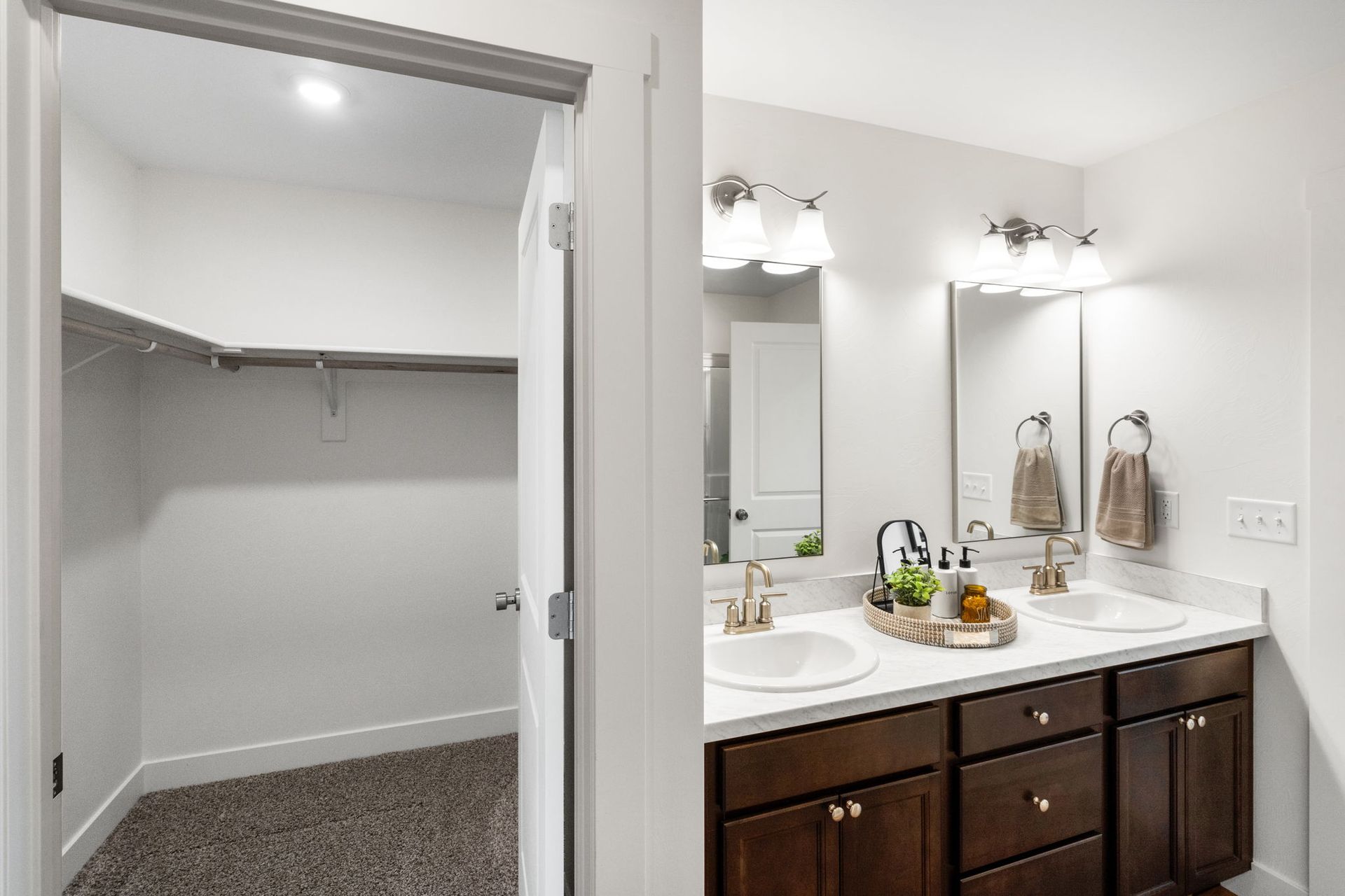 Ponderosa Primary Bath - Walk-in Closet