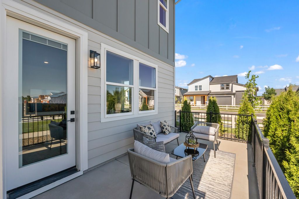 Goldfinch Model Patio