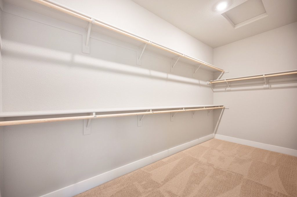 SR Plan 2 Walk-in Closet