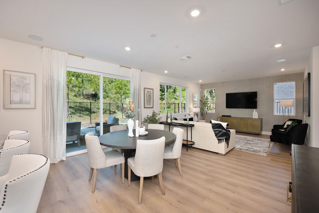 SR Plan 3 Dining - Family Room