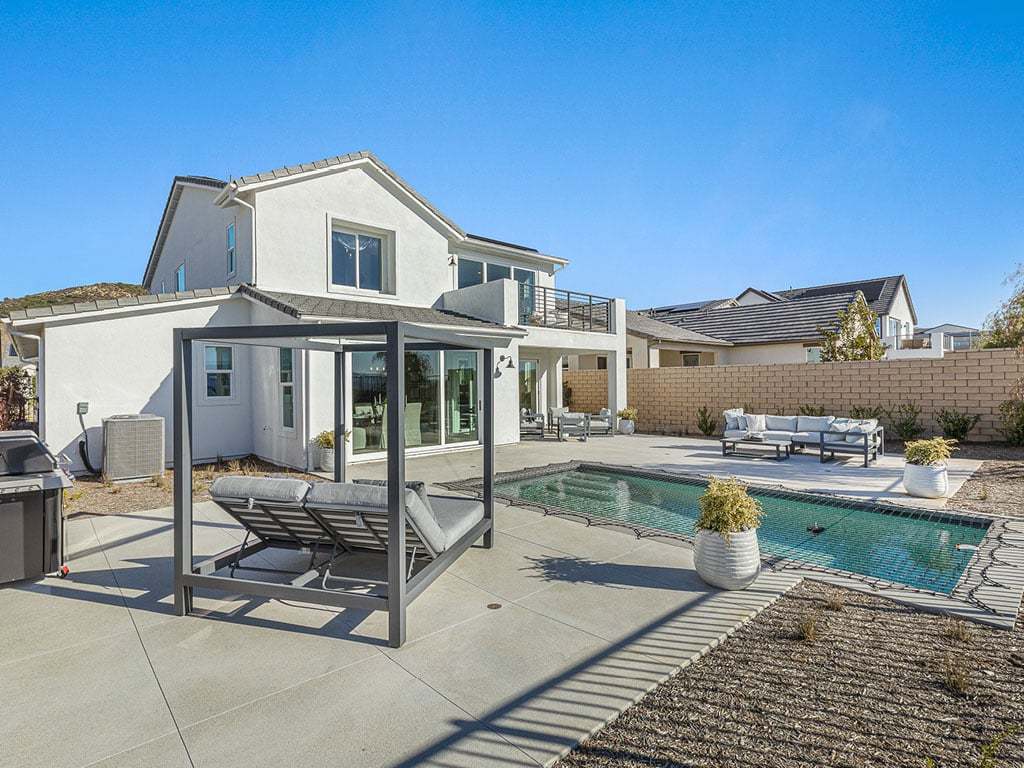 WR Meadow Plan 7 Model Home Poolside