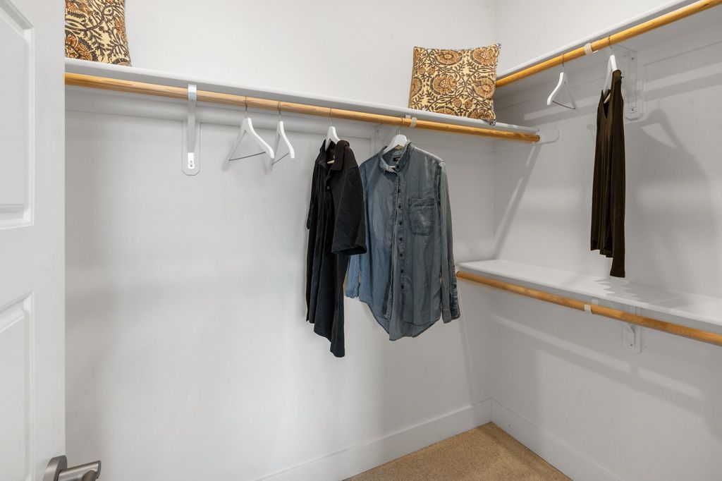 Gallatin Plan 1 Walk-in Closet